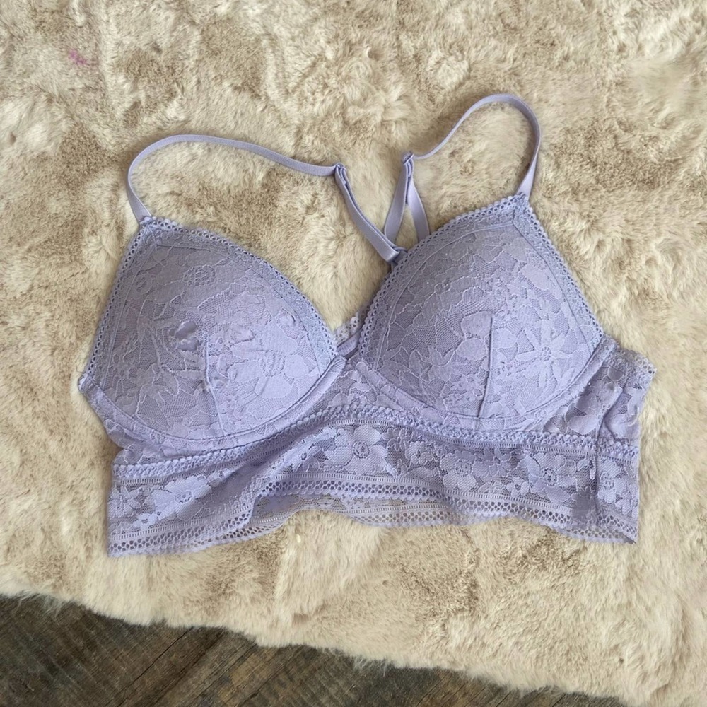 Victoria’s Secret Bralette Women’s size Medium Color Lilac